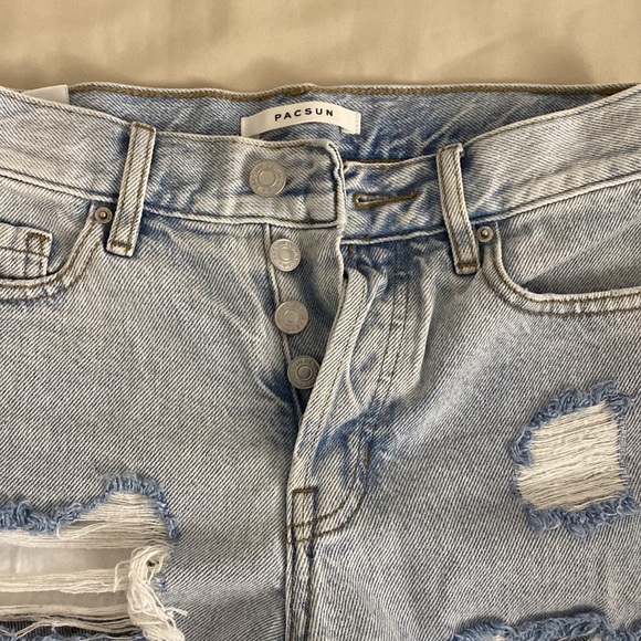 HIGH RISE SHORT - Picture 3 of 3